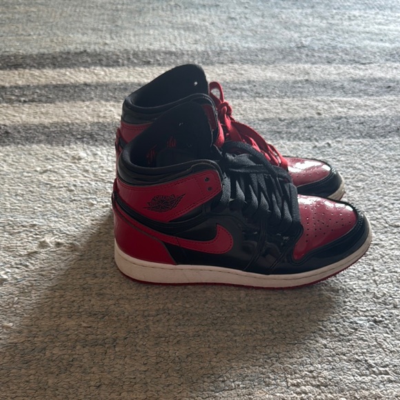 AIR JORDAN 1 RETRO HIGH OG 'PATENT BRED' SNEAKERS FOR MEN - Picture 3 of 6